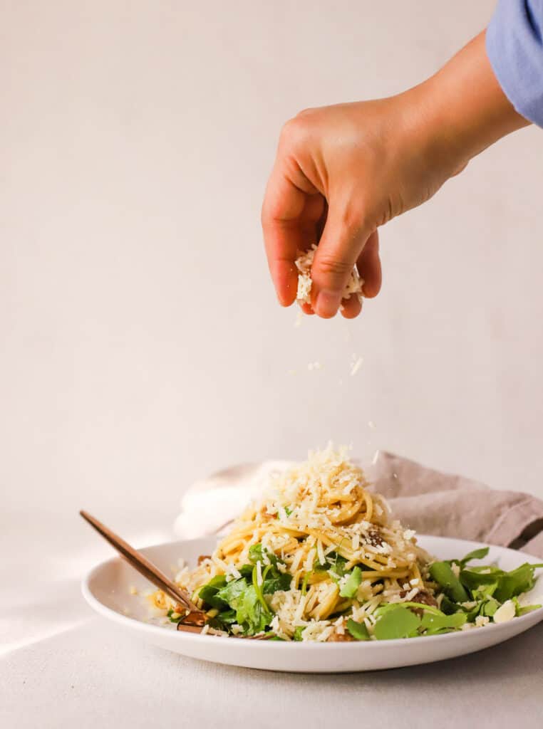 Pasta Carbonara with English Peas and Pea Tendrils – Murmurs of Ricotta